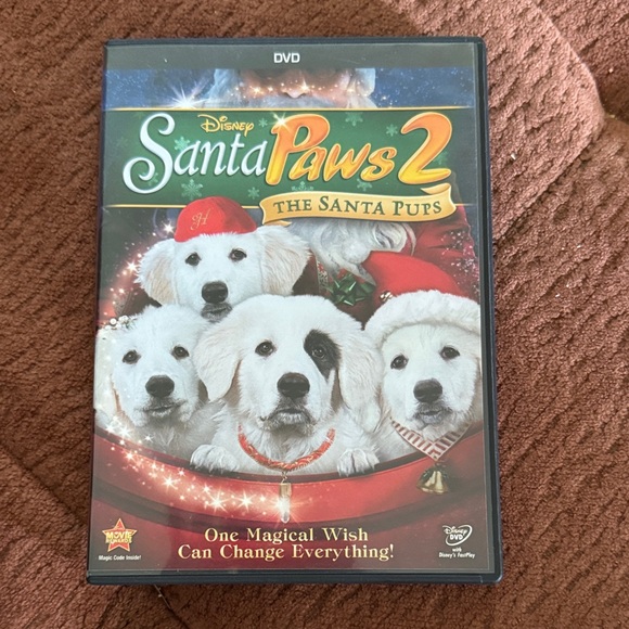 Disney Santa Paws 2 DVD with Festive Red and White - Picture 1 of 1